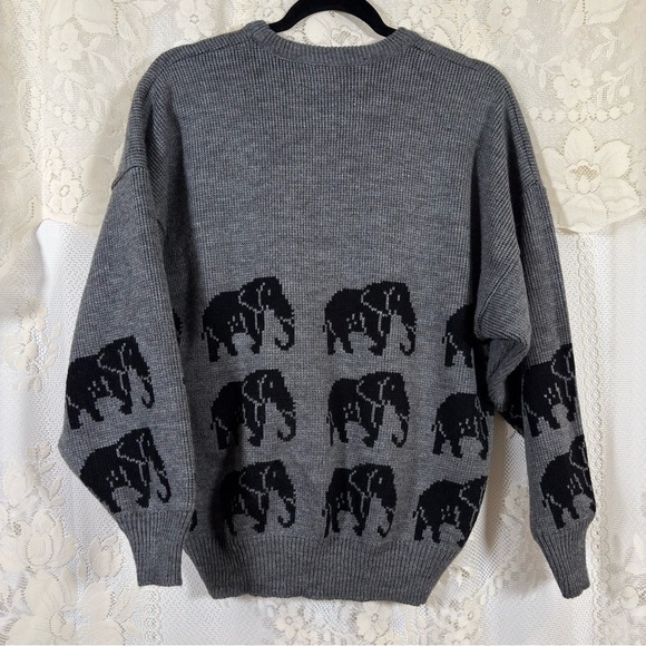 Vintage Elephant Pattern Knit Sweater Pullover Black Grey Size Medium Large - Picture 5 of 7